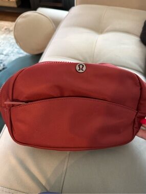 NWOT lululemon City Essentials Pouch 4L